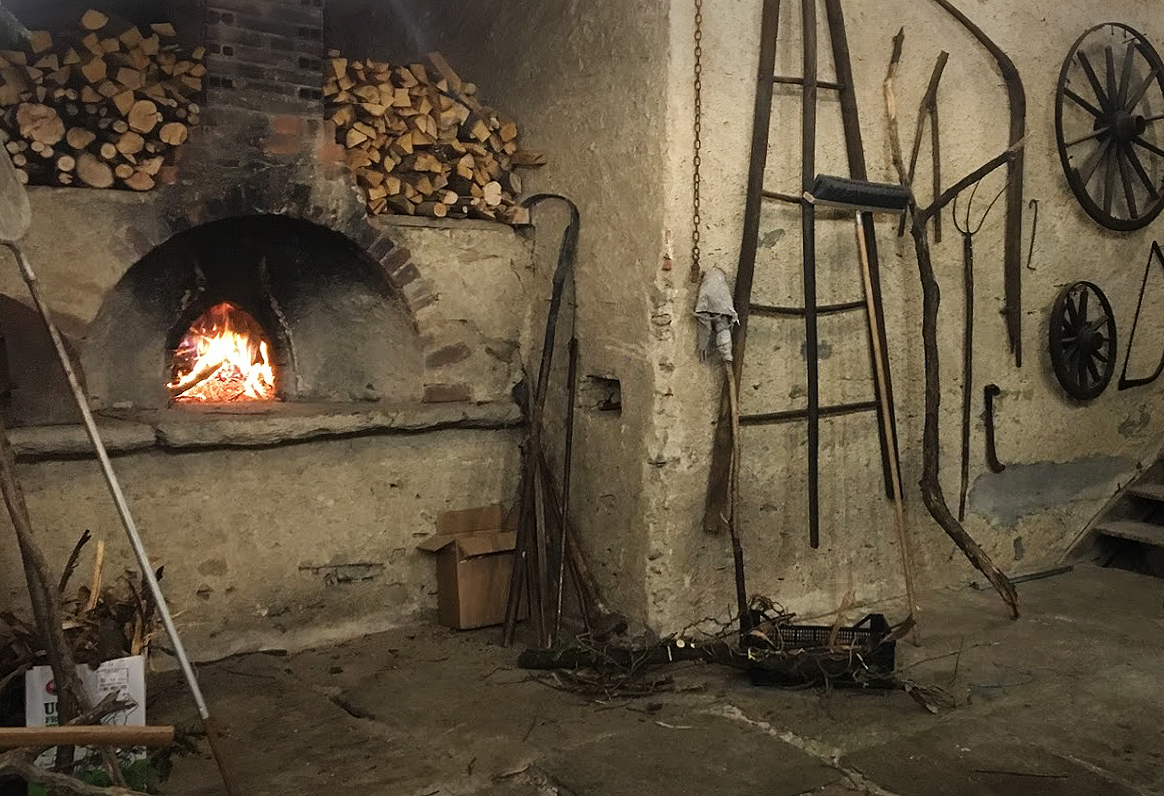 stone oven house, voluntouring, voluntourism, volunteering in Italy, hospitality exchange, helpx, workaway, Piedmont, free exchange, food accommodation, artistic community, volunteer community, intentional community, ecovillages, eco people, living in the mountains