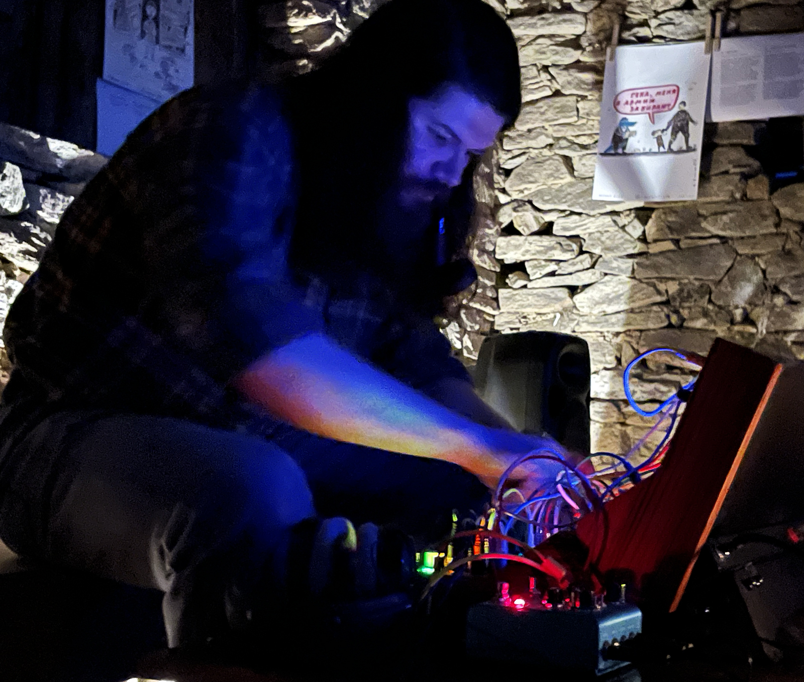 Sound performance. Gianni Grandi at Stone Oven House